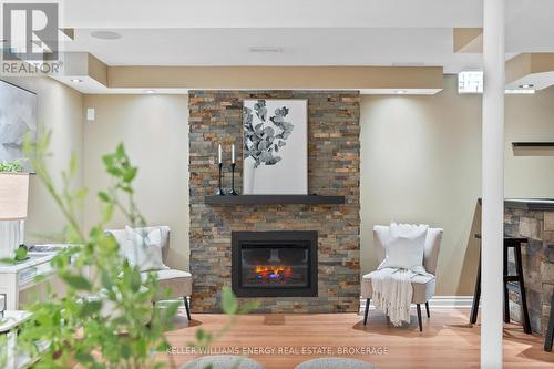 999 Grandlea Court, Oshawa (Pinecrest), ON - Indoor Photo Showing Living Room With Fireplace