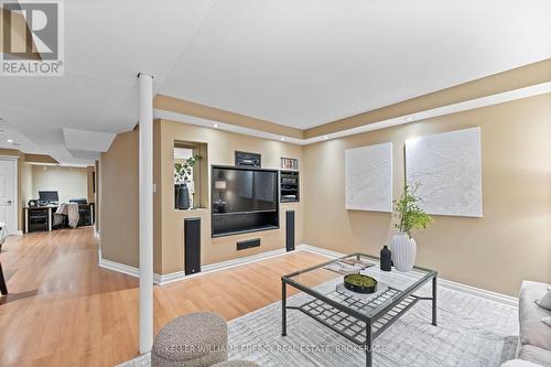 999 Grandlea Court, Oshawa (Pinecrest), ON - Indoor Photo Showing Living Room