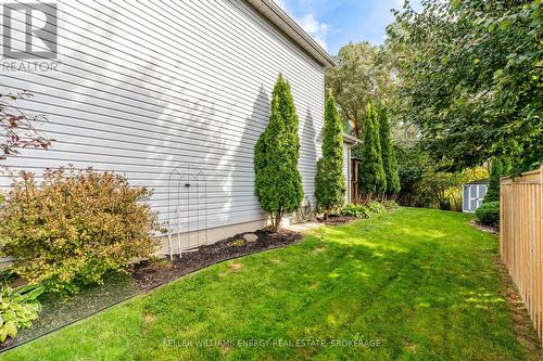 999 Grandlea Court, Oshawa (Pinecrest), ON - Outdoor