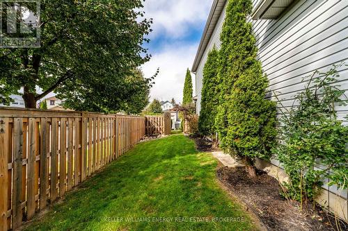 999 Grandlea Court, Oshawa (Pinecrest), ON - Outdoor