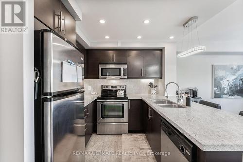 414 - 676 Sheppard Avenue E, Toronto, ON - Indoor Photo Showing Kitchen With Double Sink With Upgraded Kitchen