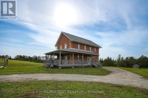 640 Highpoint Side Road, Caledon, ON - Outdoor With Deck Patio Veranda