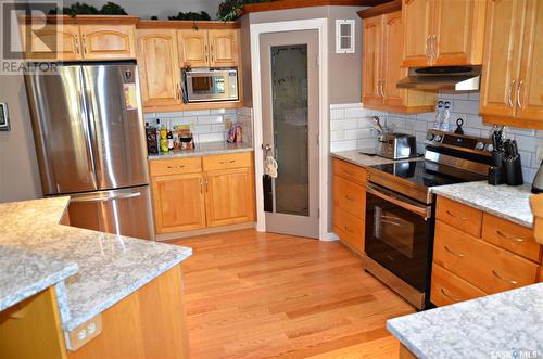 134 Beechmont Crescent, Saskatoon, SK - Indoor Photo Showing Kitchen With Stainless Steel Kitchen