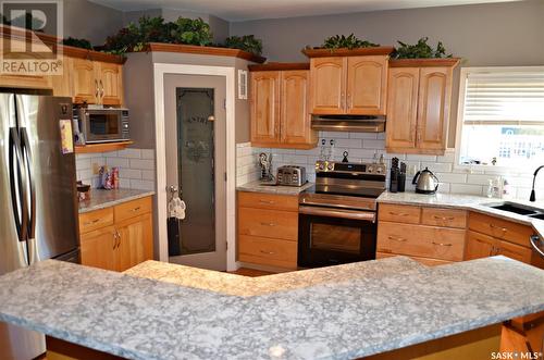 134 Beechmont Crescent, Saskatoon, SK - Indoor Photo Showing Kitchen