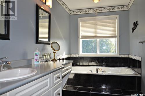 134 Beechmont Crescent, Saskatoon, SK - Indoor Photo Showing Bathroom