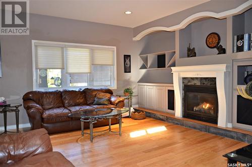 134 Beechmont Crescent, Saskatoon, SK - Indoor Photo Showing Living Room With Fireplace