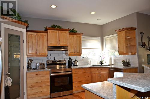 134 Beechmont Crescent, Saskatoon, SK - Indoor Photo Showing Kitchen