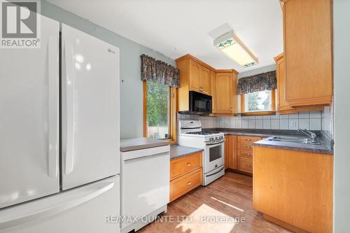 13 Valleyview Crescent, Belleville, ON - Indoor Photo Showing Kitchen With Double Sink