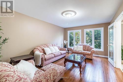 37 Hill Top Trail, Whitchurch-Stouffville, ON - Indoor Photo Showing Living Room