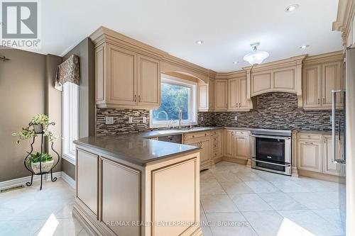 37 Hill Top Trail, Whitchurch-Stouffville, ON - Indoor Photo Showing Kitchen