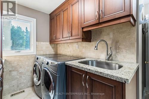 37 Hill Top Trail, Whitchurch-Stouffville, ON - Indoor Photo Showing Laundry Room