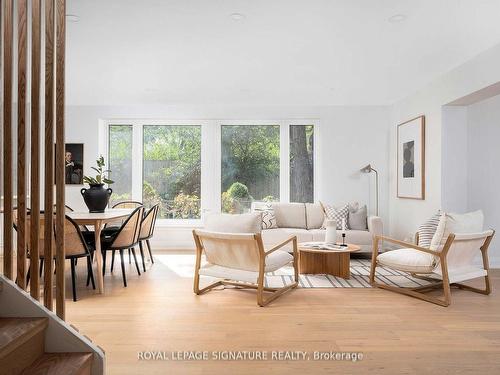 3 Cassidy Pl, Toronto, ON - Indoor Photo Showing Living Room