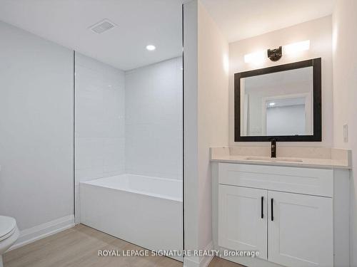 3 Cassidy Pl, Toronto, ON - Indoor Photo Showing Bathroom