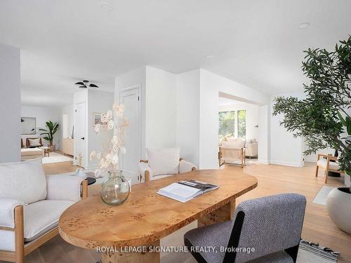 3 Cassidy Pl, Toronto, ON - Indoor Photo Showing Living Room