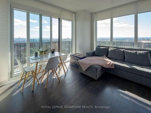 3802-8 Eglinton Ave E, Toronto, ON - Indoor Photo Showing Living Room