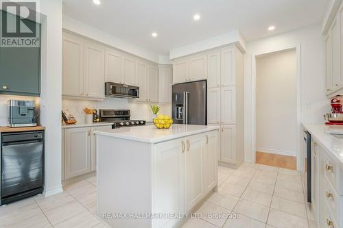 158 Mcmichael Avenue, Vaughan, ON - Indoor Photo Showing Kitchen With Upgraded Kitchen