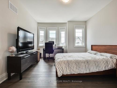 2302 Hyacinth Cres, Oakville, ON - Indoor Photo Showing Bedroom