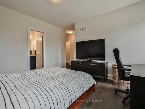 2302 Hyacinth Cres, Oakville, ON - Indoor Photo Showing Bedroom