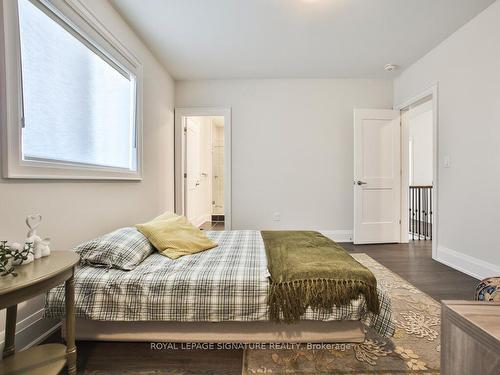 2302 Hyacinth Cres, Oakville, ON - Indoor Photo Showing Bedroom