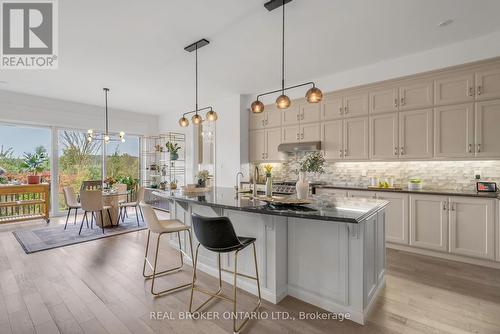 18 Ridgepoint Road, Vaughan, ON - Indoor Photo Showing Kitchen With Upgraded Kitchen