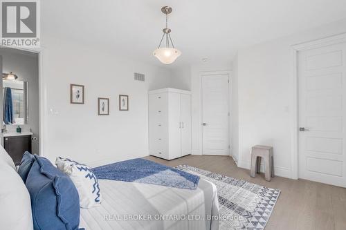 18 Ridgepoint Road, Vaughan, ON - Indoor Photo Showing Bedroom