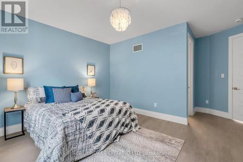 18 Ridgepoint Road, Vaughan, ON - Indoor Photo Showing Bedroom