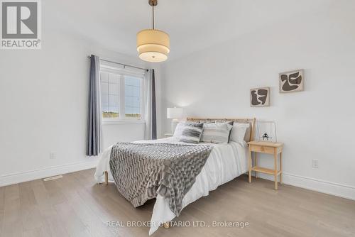 18 Ridgepoint Road, Vaughan, ON - Indoor Photo Showing Bedroom