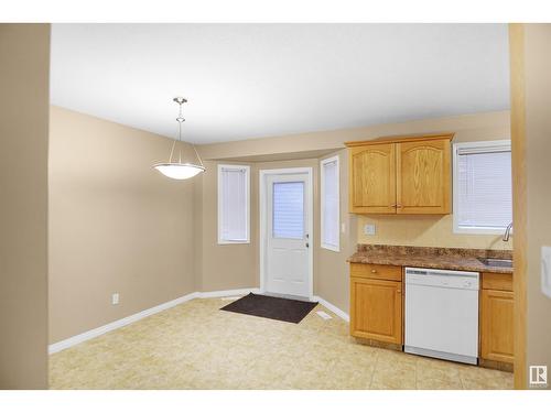 #2 12807 127 St Nw, Edmonton, AB - Indoor Photo Showing Kitchen