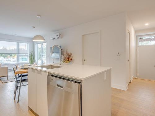 Kitchen - 5-630 Rue Du Ruisseau, Mont-Tremblant, QC - Indoor Photo Showing Kitchen