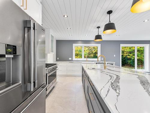 Cuisine - 48 Ch. Coutu, Saint-Donat, QC - Indoor Photo Showing Kitchen With Upgraded Kitchen