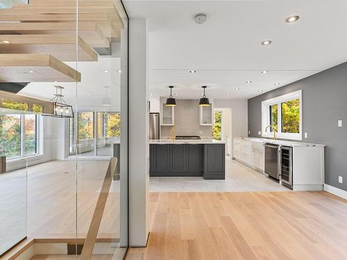 Salon - 48 Ch. Coutu, Saint-Donat, QC - Indoor Photo Showing Kitchen With Upgraded Kitchen