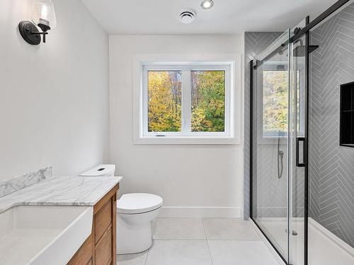 Salle de bains - 48 Ch. Coutu, Saint-Donat, QC - Indoor Photo Showing Bathroom