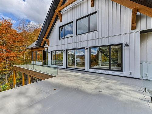 Terrasse - 48 Ch. Coutu, Saint-Donat, QC - Outdoor With Exterior