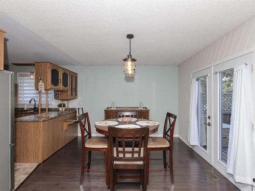 2105 Victoria Avenue E, Thunder Bay, ON - Indoor Photo Showing Dining Room