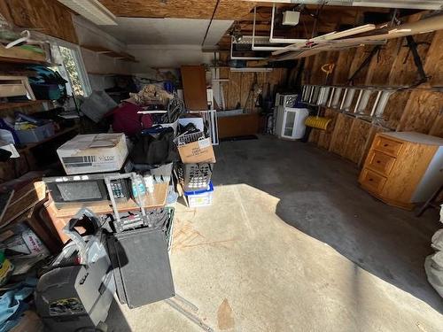 63 Clarkson Street S, Thunder Bay, ON - Indoor Photo Showing Garage