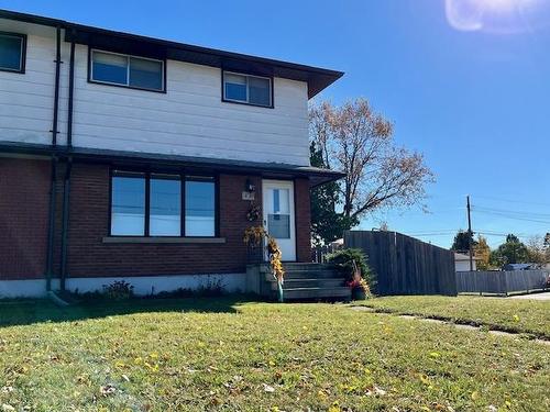 63 Clarkson Street S, Thunder Bay, ON - Outdoor