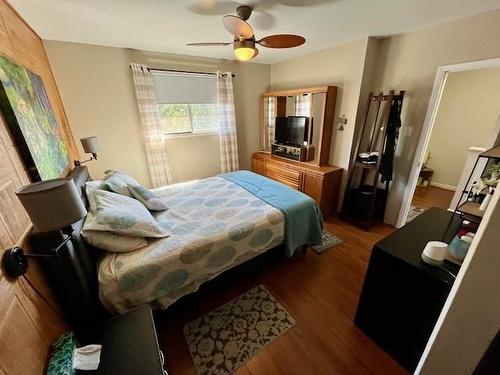 63 Clarkson Street S, Thunder Bay, ON - Indoor Photo Showing Bedroom