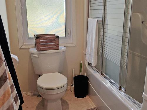 661 Grann Drive, Thunder Bay, ON - Indoor Photo Showing Bathroom