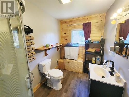 620 Bauline East Road, Bauline East, NL - Indoor Photo Showing Bathroom