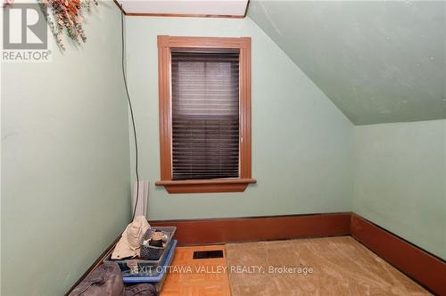 468 Moffat Street, Pembroke, ON - Indoor Photo Showing Other Room