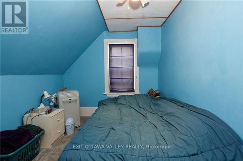 468 Moffat Street, Pembroke, ON - Indoor Photo Showing Bedroom