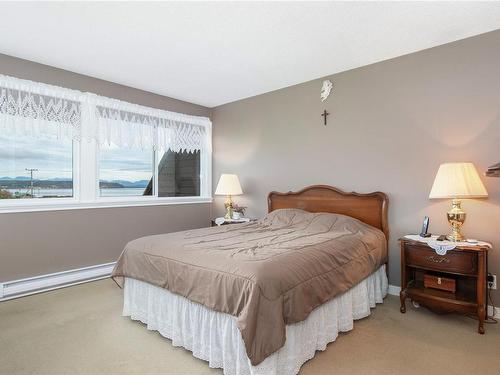 109-2740 Island Hwy South, Campbell River, BC - Indoor Photo Showing Bedroom