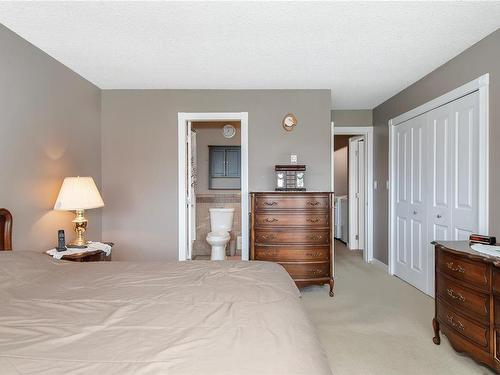 109-2740 Island Hwy South, Campbell River, BC - Indoor Photo Showing Bedroom