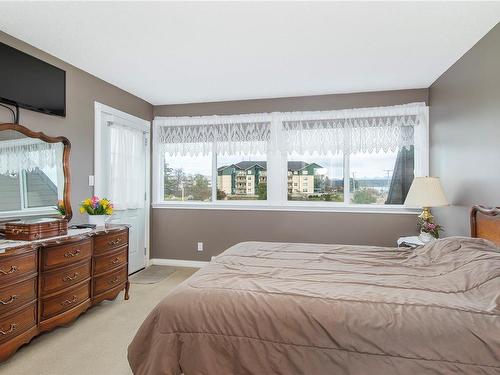 109-2740 Island Hwy South, Campbell River, BC - Indoor Photo Showing Bedroom