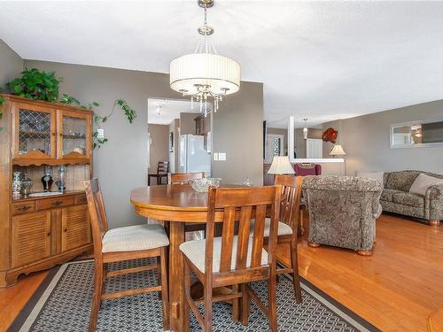 109-2740 Island Hwy South, Campbell River, BC - Indoor Photo Showing Dining Room