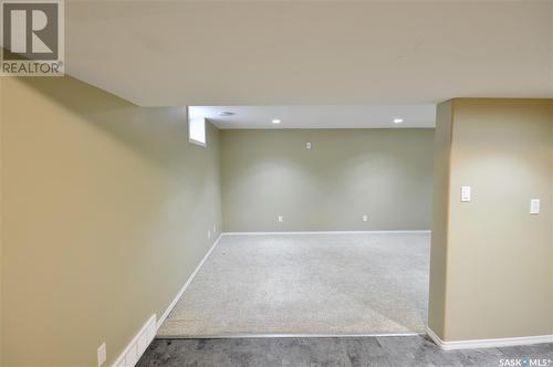 32 Stewart Avenue, Saskatoon, SK - Indoor