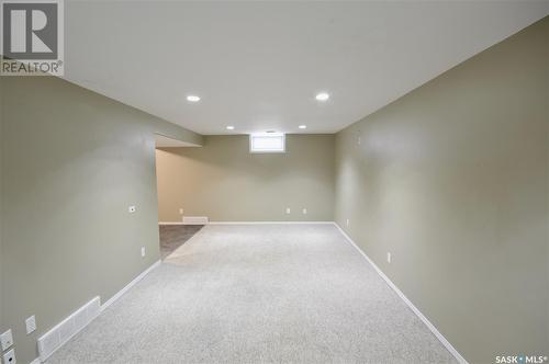 32 Stewart Avenue, Saskatoon, SK - Indoor