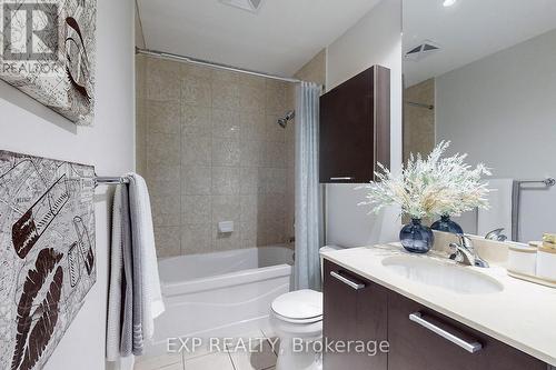 3203 - 38 Grenville Street, Toronto, ON - Indoor Photo Showing Bathroom