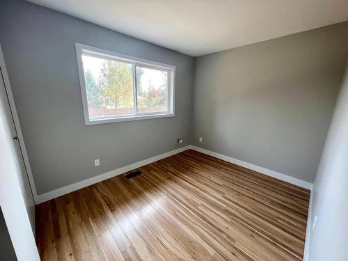 100 Glenview Crescent, Princeton, BC - Indoor Photo Showing Other Room