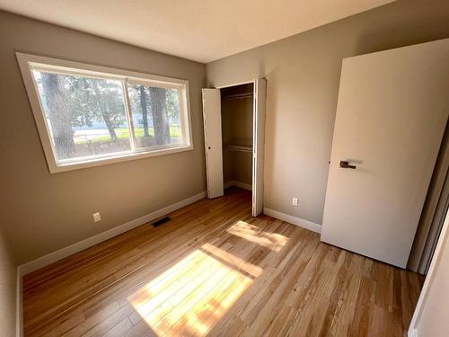 100 Glenview Crescent, Princeton, BC - Indoor Photo Showing Other Room